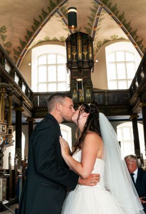 hochzeit_heiraten_schleswig_schloss_gottorf_schlosskapelle_hochzeitsfotograf_080.jpg