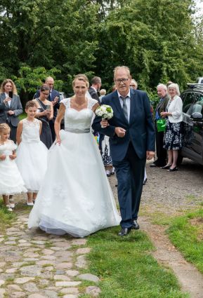 hochzeit_heiraten_schleswig_standesamt_deekelsen_cafe_lindauhof_landarzt_hochzeitsfotograf_standesamt_129.jpg