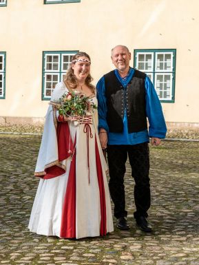 Gut_Emkendorf_Ritter_Mittelalter_Hochzeit_Kiel_Fotograf_Schleswig_Standesamt_heiraten285.jpg