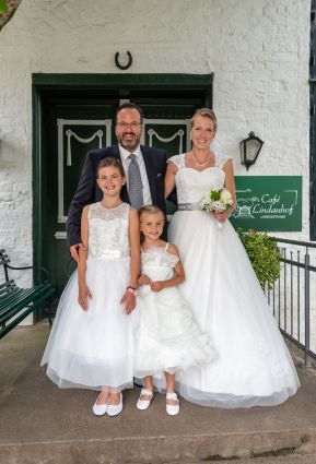 hochzeit_heiraten_schleswig_standesamt_deekelsen_cafe_lindauhof_landarzt_hochzeitsfotograf_standesamt_131.jpg