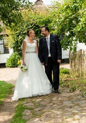 hochzeit_heiraten_schleswig_standesamt_deekelsen_cafe_lindauhof_landarzt_hochzeitsfotograf_standesamt_157.jpg
