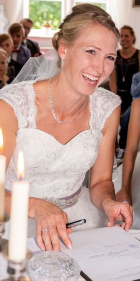 hochzeit_heiraten_schleswig_standesamt_deekelsen_cafe_lindauhof_landarzt_hochzeitsfotograf_standesamt_146.jpg