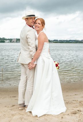 hochzeit_heiraten_schleswig_hochzeitsfotograf_marienbad_19146-02.jpg