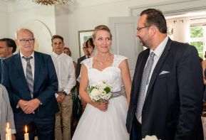 hochzeit_heiraten_schleswig_standesamt_deekelsen_cafe_lindauhof_landarzt_hochzeitsfotograf_standesamt_141.jpg