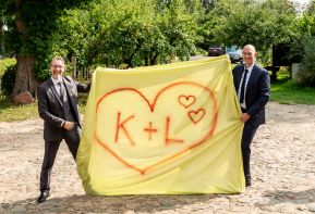 hochzeit_heiraten_schleswig_standesamt_deekelsen_cafe_lindauhof_landarzt_hochzeitsfotograf_standesamt_148.jpg