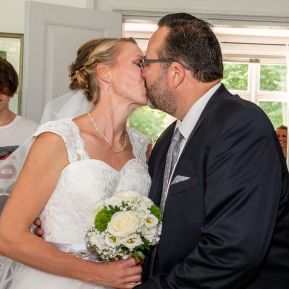 hochzeit_heiraten_schleswig_standesamt_deekelsen_cafe_lindauhof_landarzt_hochzeitsfotograf_standesamt_142.jpg