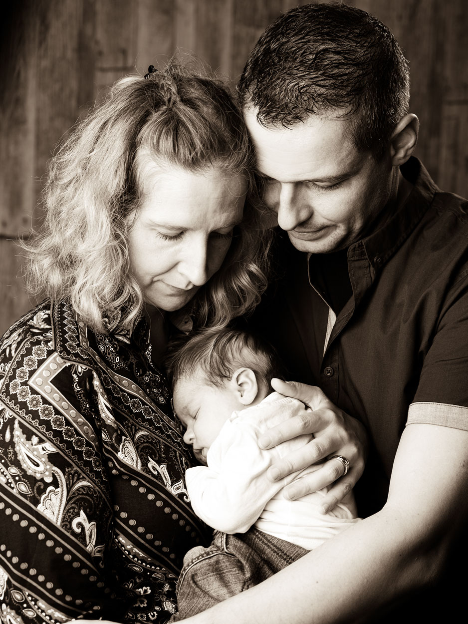 neuesleben_newborn_neugeboren_saeugling_baby_familie_babypass_fotostudio_schleswig_21039-048.jpeg