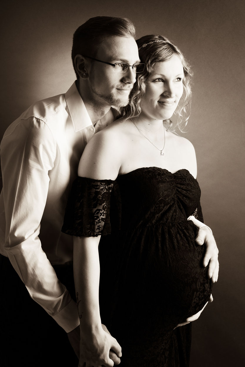 neuesleben_babybauch_schwanger_baby_familie_babypass_eltern_geschwister_mama_papa_fotostudio_schleswig_19088-068.jpeg