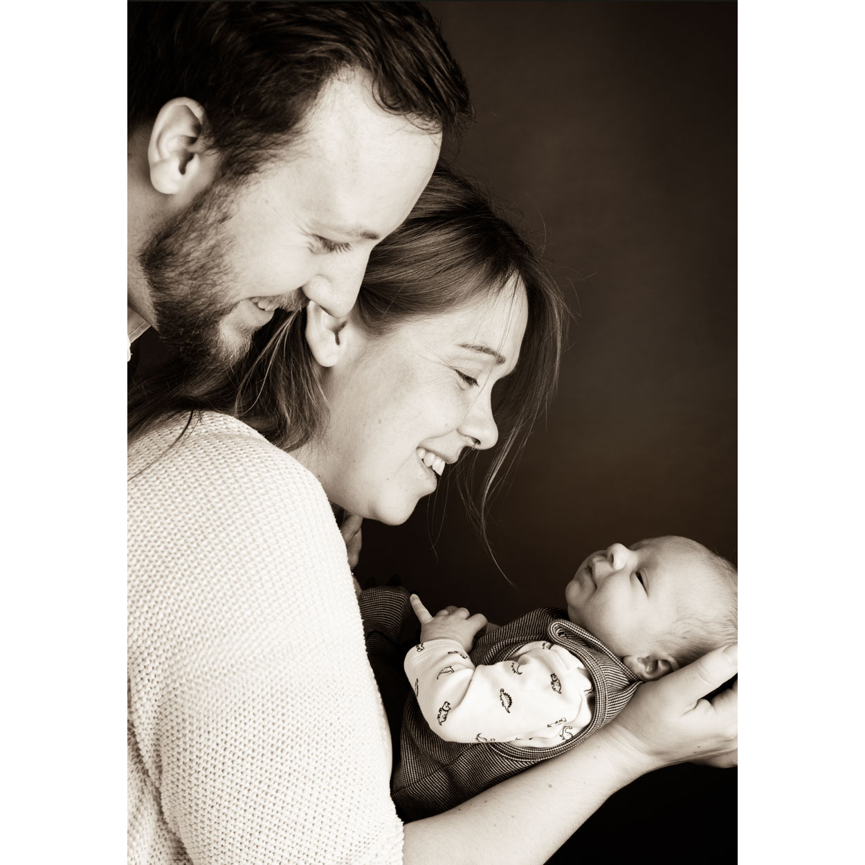 neuesleben_newborn_neugeboren_saeugling_baby_familie_babypass_fotostudio_schleswig_20211-050.png